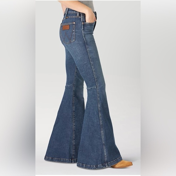 Wrangler Blue Flare & Wide Leg Jeans - Picture 5 of 6